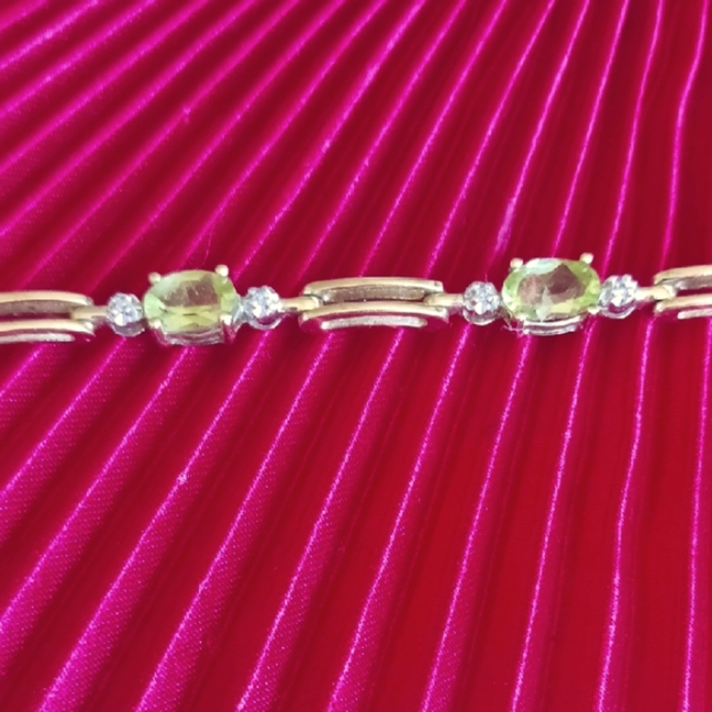 10k Yellow Gold, Diamond, Peridot Women's Tennis Bracelet 7" - Picture 4 of 11